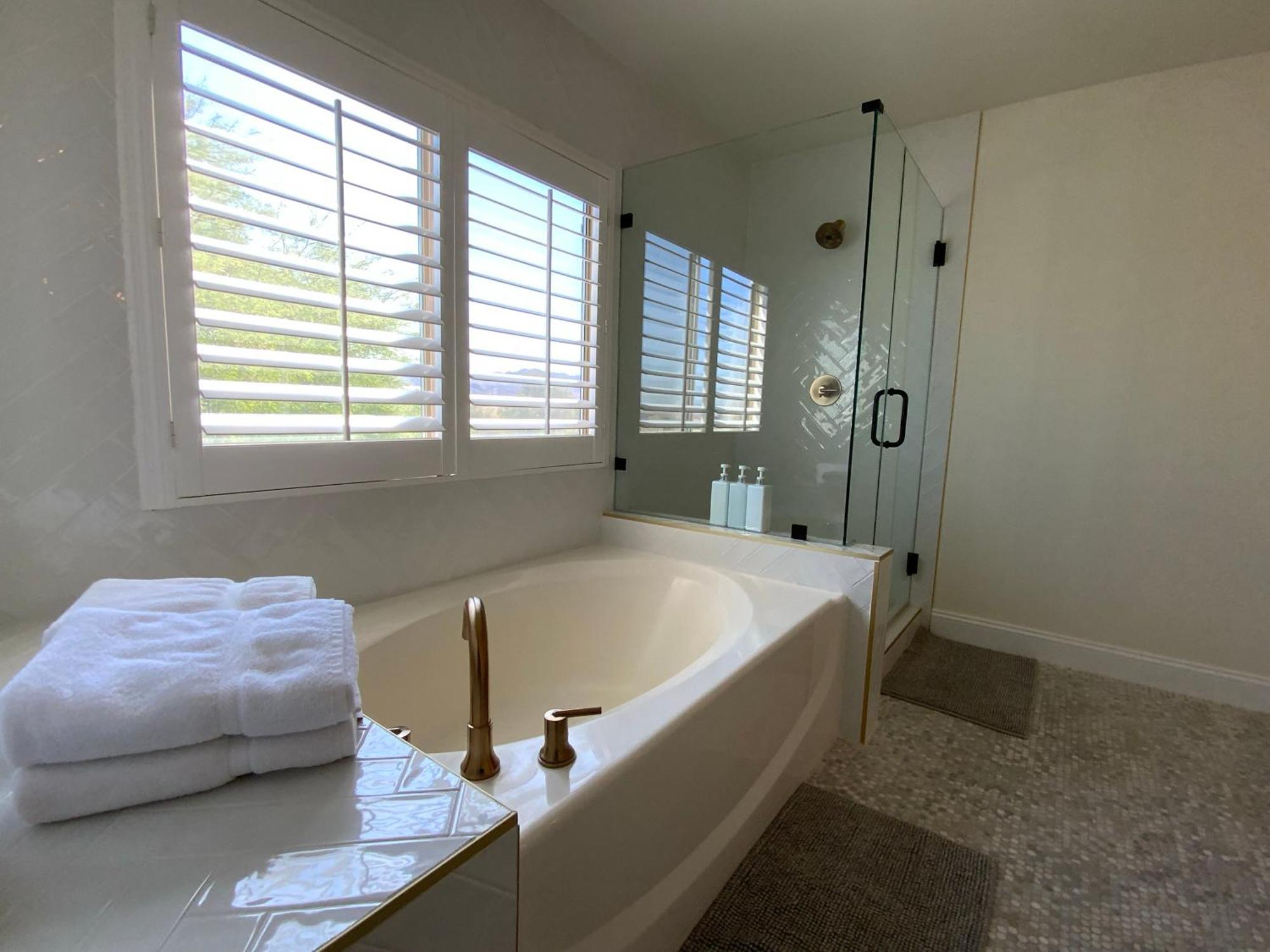 Buddha Gem, 6 Bed Luxury With Pool Hot Tub Game And Much *